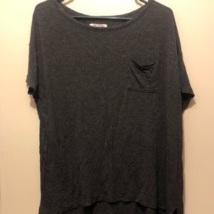 Plain pocket gray tee